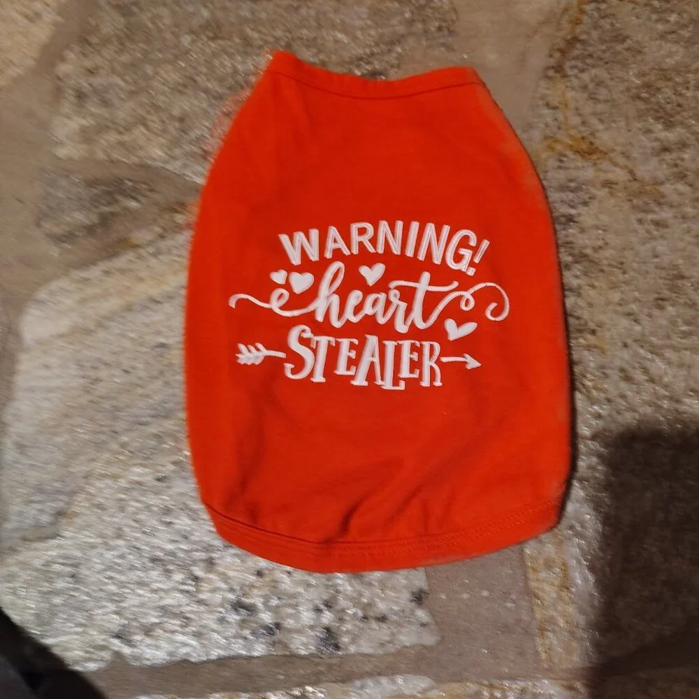 SUEOSU Red Dog Shirt Warning Heart Stealer Size Small
